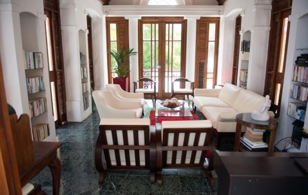 Being Villa Plymouth Extérieur photo