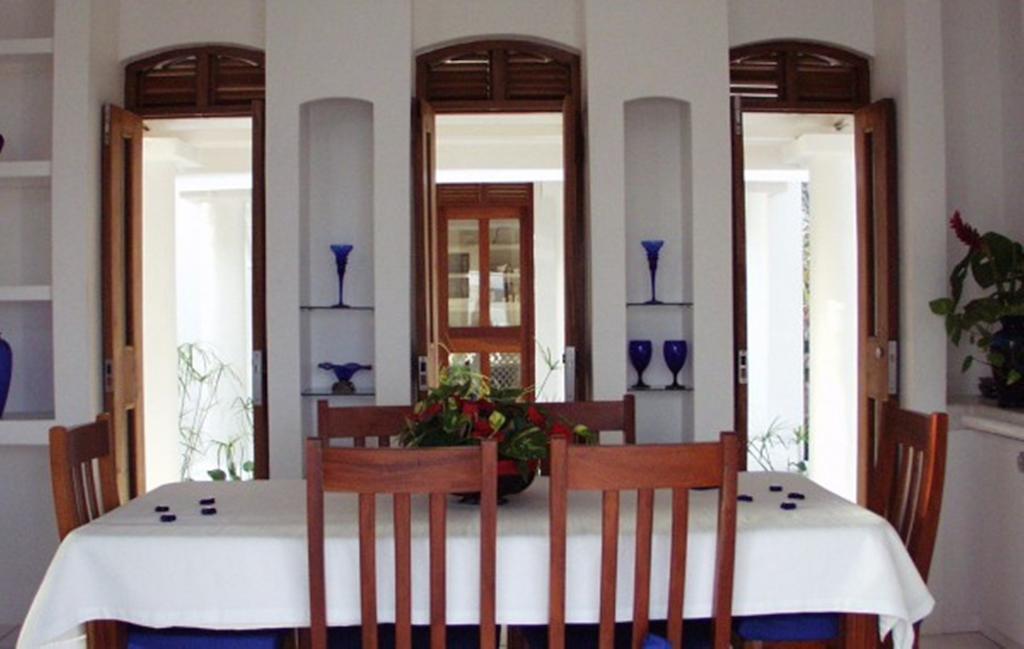 Being Villa Plymouth Extérieur photo